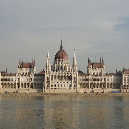 Residence Parliament Budapest Esterno foto